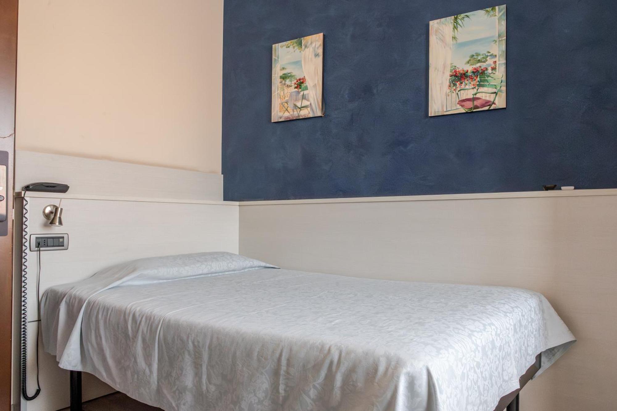 Hotel Posta - 3 Stars - Comfortable Stay In Ventimiglia Exterior photo